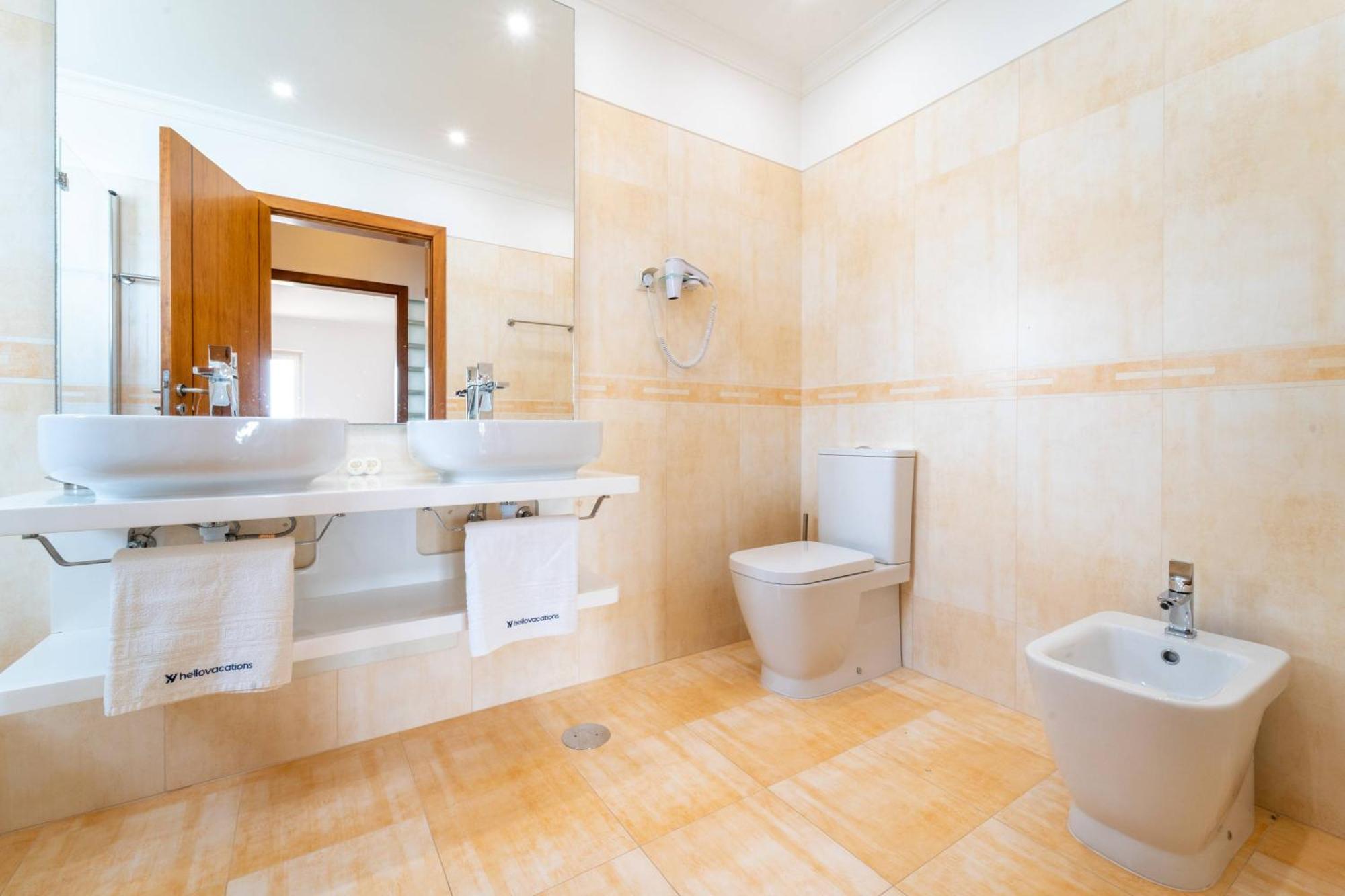 Villa Ribeiro By Hellovacations Albufeira Esterno foto